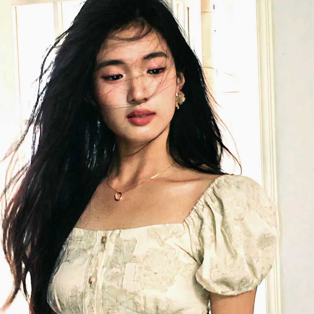 冲破樊笼走彩凤